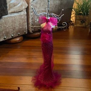 necklace stand for night table